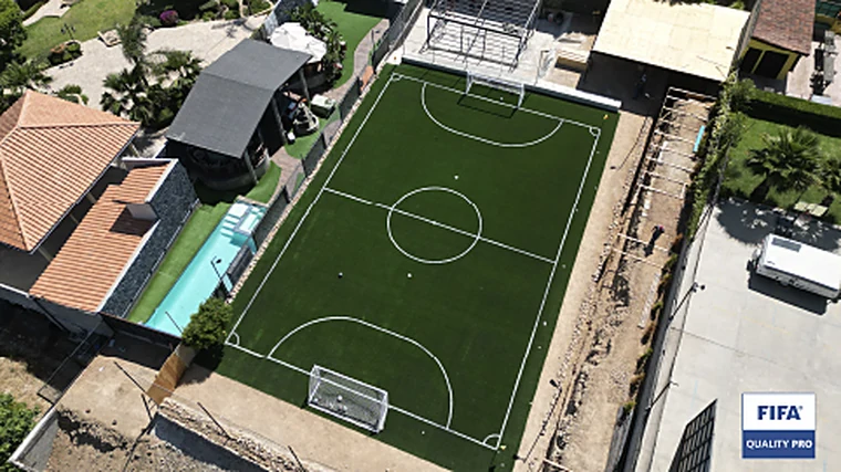 Campo de fútbol privado de 486 m² en una residencia