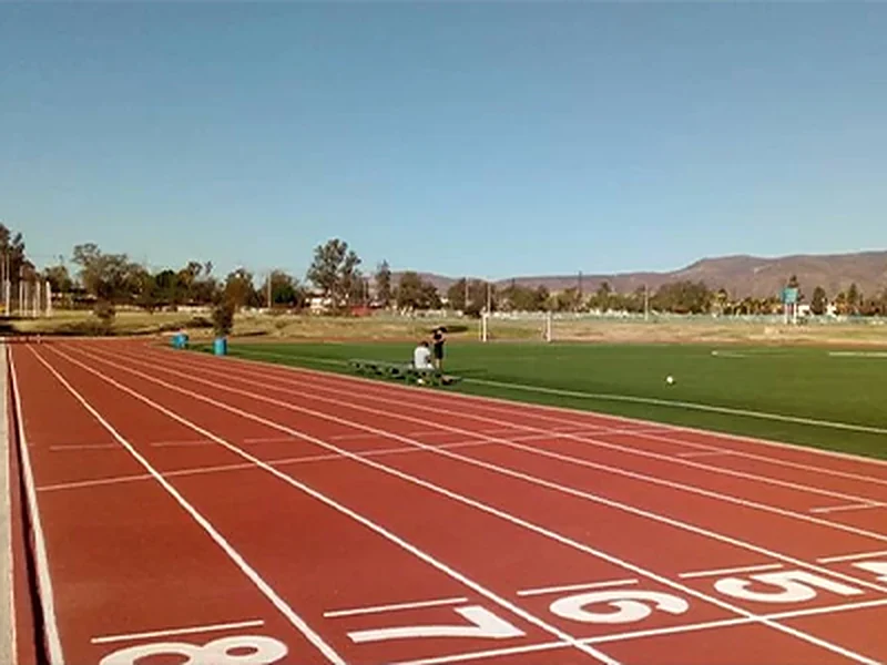 Pista de atletismo de una universidad en Tijuana